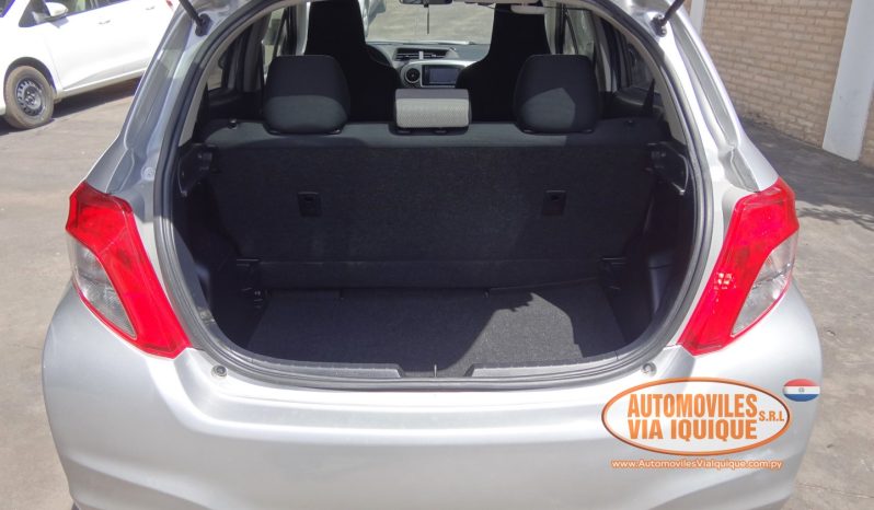 
								TOYOTA VITZ AÑO 2013 full									