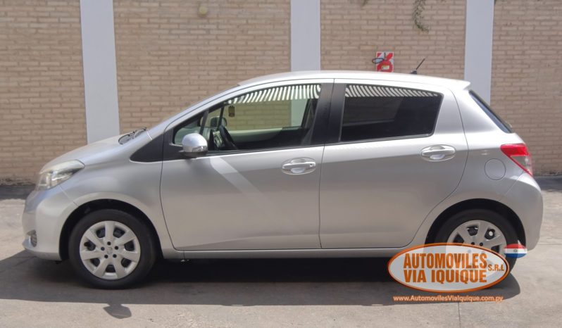 
								TOYOTA VITZ AÑO 2013 full									