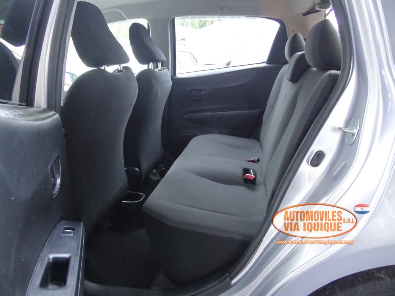 
								TOYOTA VITZ 2013 full									