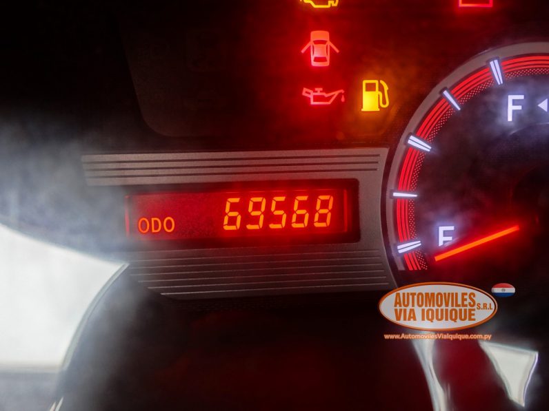 
								TOYOTA NOAH AÑO 2010 full									