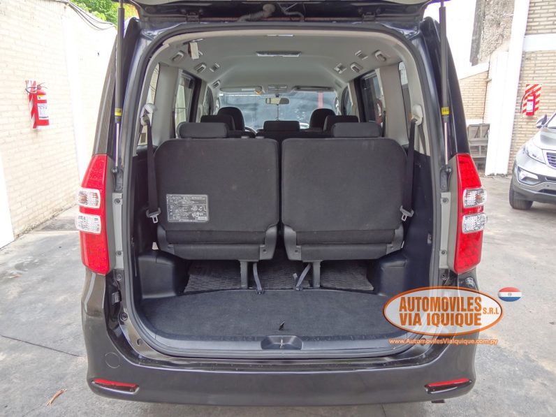 
								TOYOTA NOAH AÑO 2010 full									