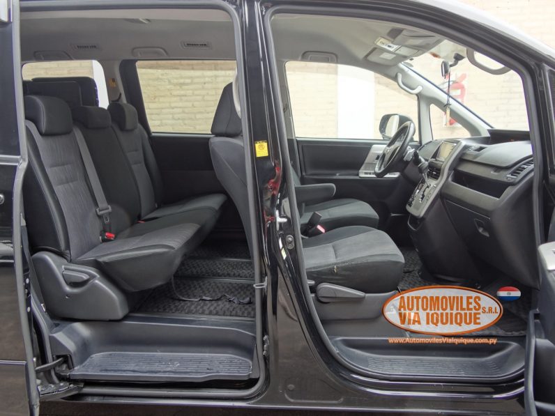
								TOYOTA NOAH AÑO 2010 full									