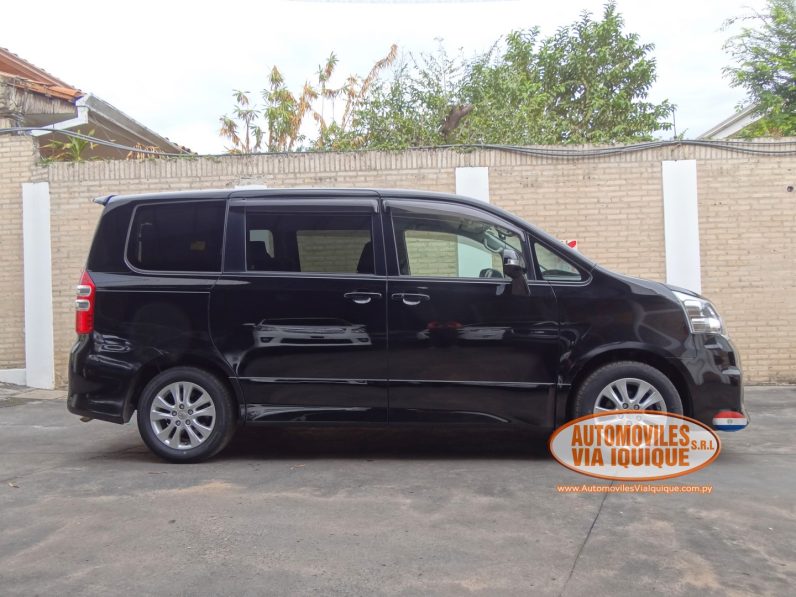 
								TOYOTA NOAH AÑO 2010 full									