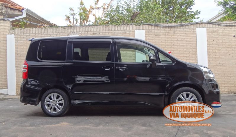 
								TOYOTA NOAH AÑO 2010 full									