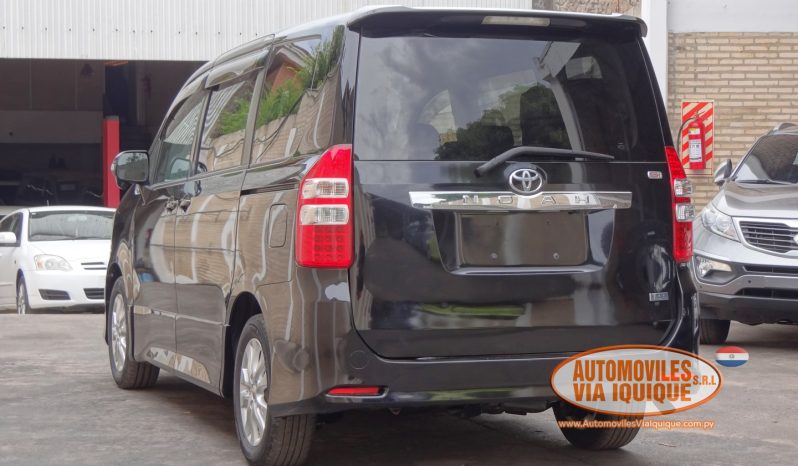 
								TOYOTA NOAH AÑO 2010 full									