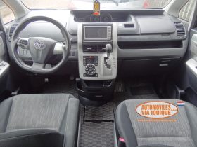 TOYOTA NOAH AÑO 2010