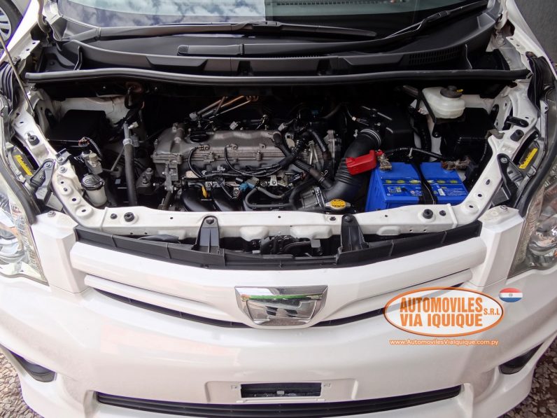 
								TOYOTA NOAH AÑO 2010 full									