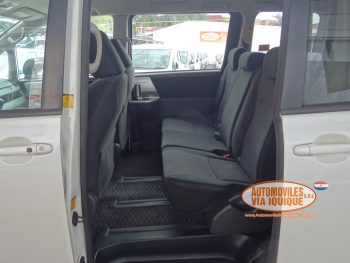 TOYOTA NOAH AÑO 2010