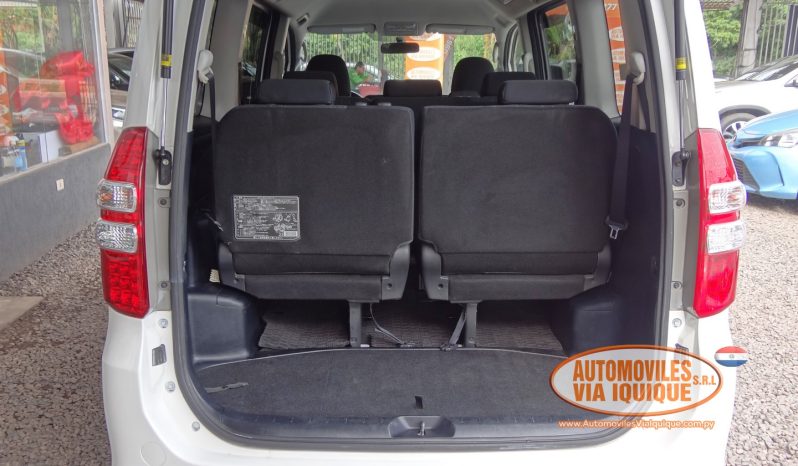 
								TOYOTA NOAH AÑO 2010 full									