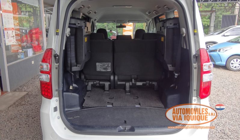 
								TOYOTA NOAH AÑO 2010 full									