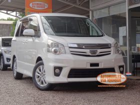 TOYOTA NOAH AÑO 2010