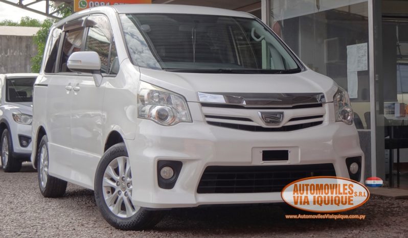 
								TOYOTA NOAH AÑO 2010 full									