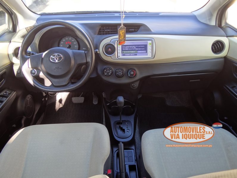 
								TOYOTA VITZ AÑO 2012 full									