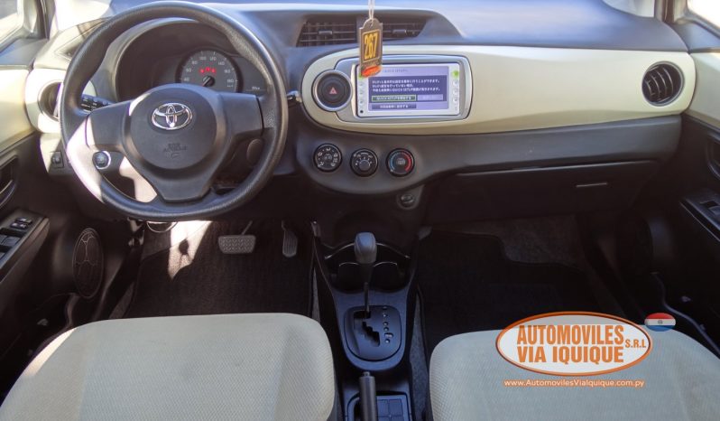 
								TOYOTA VITZ AÑO 2012 full									