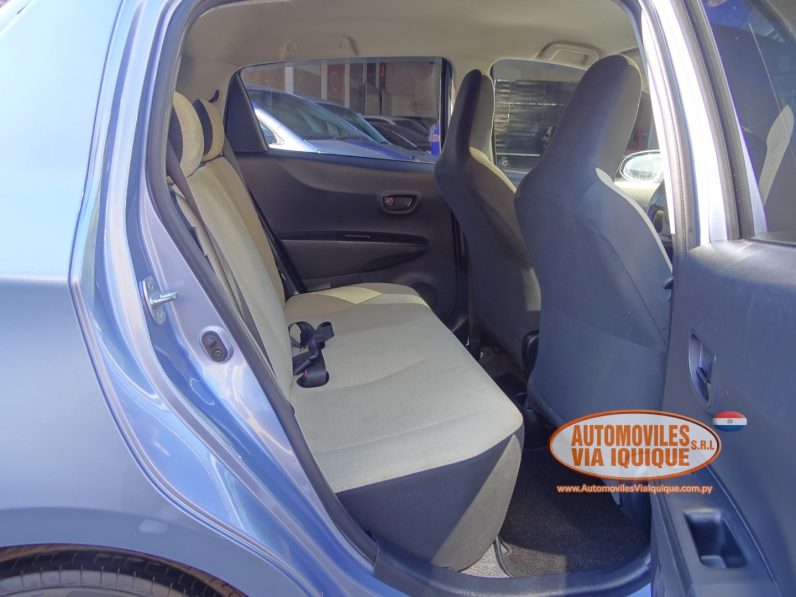 
								TOYOTA VITZ AÑO 2012 full									