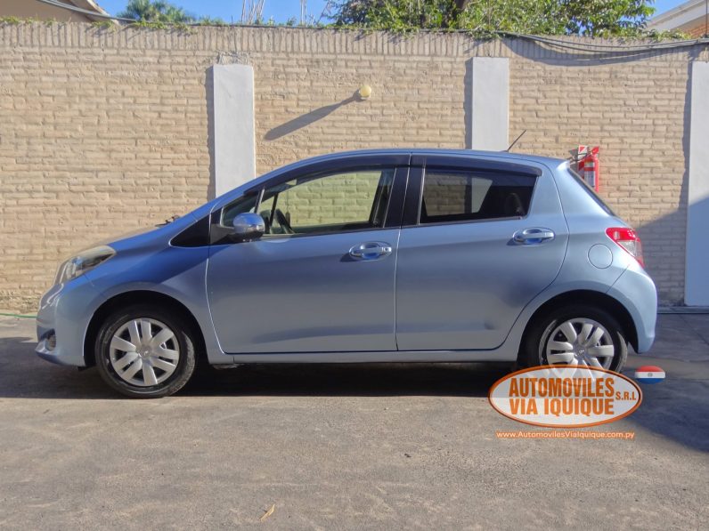 
								TOYOTA VITZ AÑO 2012 full									