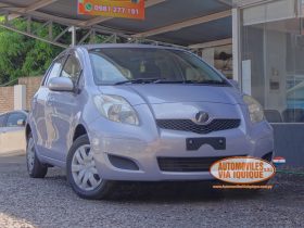 TOYOTA VITZ AÑO 2010