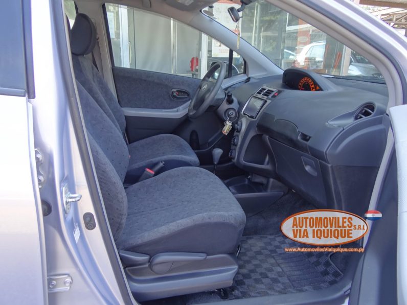 
								TOYOTA VITZ AÑO 2010 full									