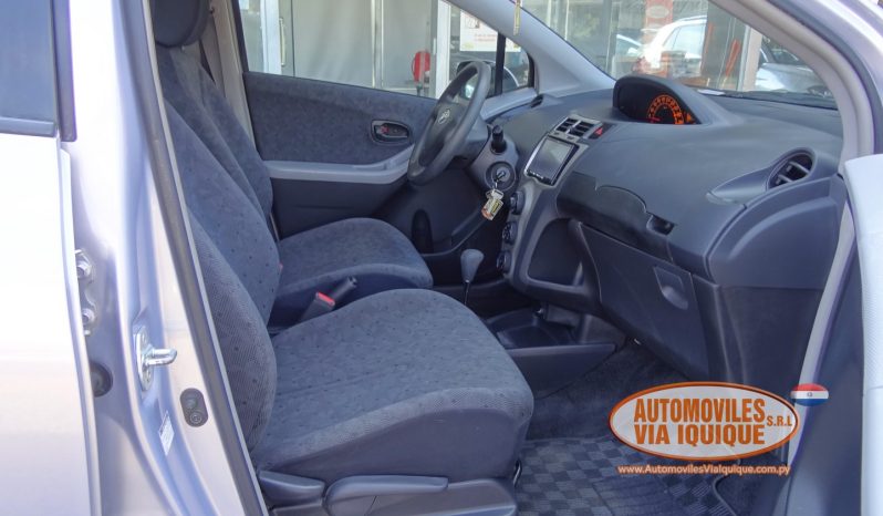 
								TOYOTA VITZ AÑO 2010 full									