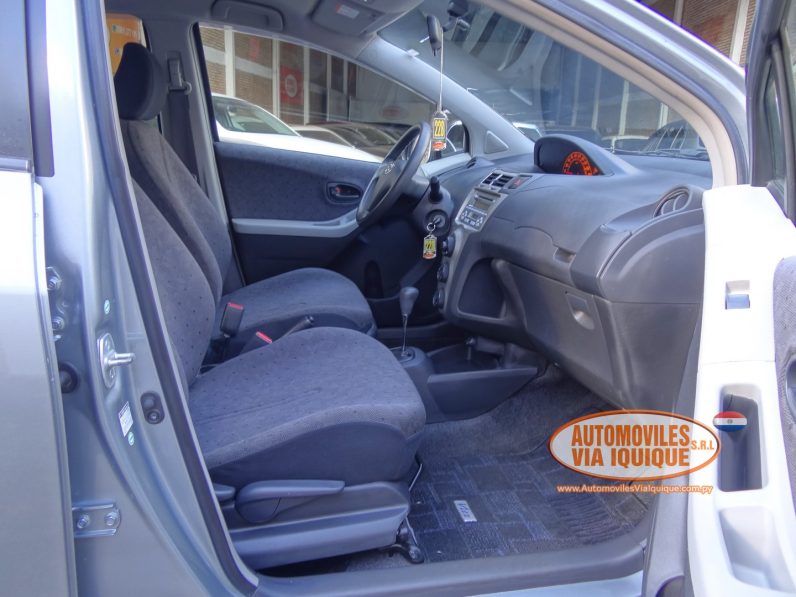 
								TOYOTA VITZ AÑO 2009 full									