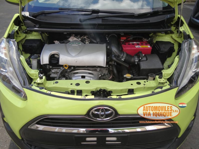 
								TOYOTA SIENTA AÑO 2015 full									