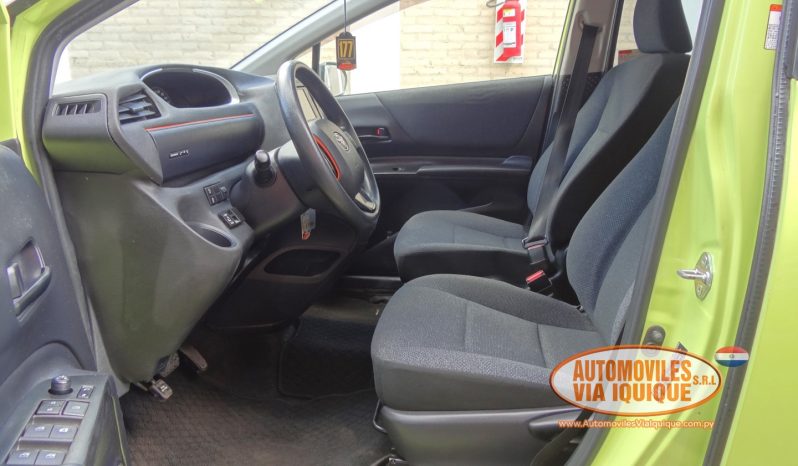 
								TOYOTA SIENTA AÑO 2015 full									