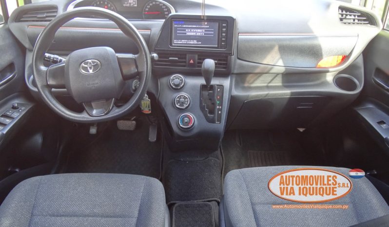 
								TOYOTA SIENTA AÑO 2015 full									