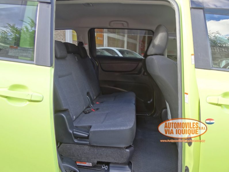 
								TOYOTA SIENTA AÑO 2015 full									