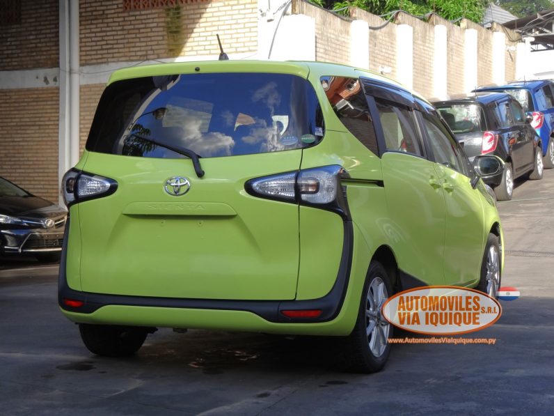 
								TOYOTA SIENTA AÑO 2015 full									