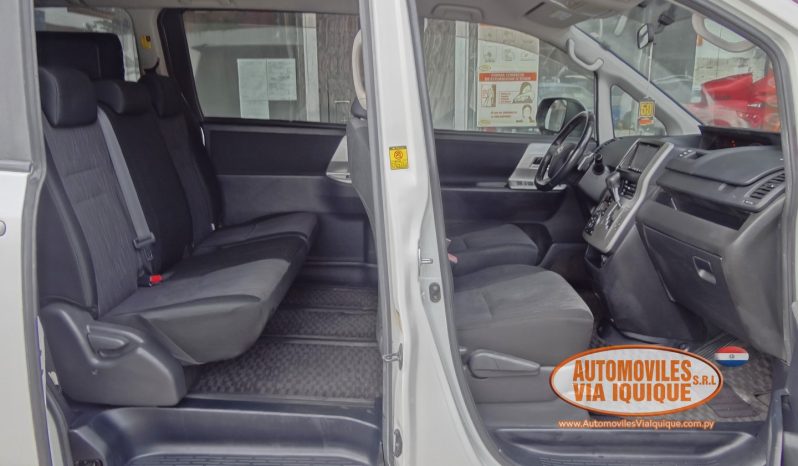 
								TOYOTA NOAH 2010 full									