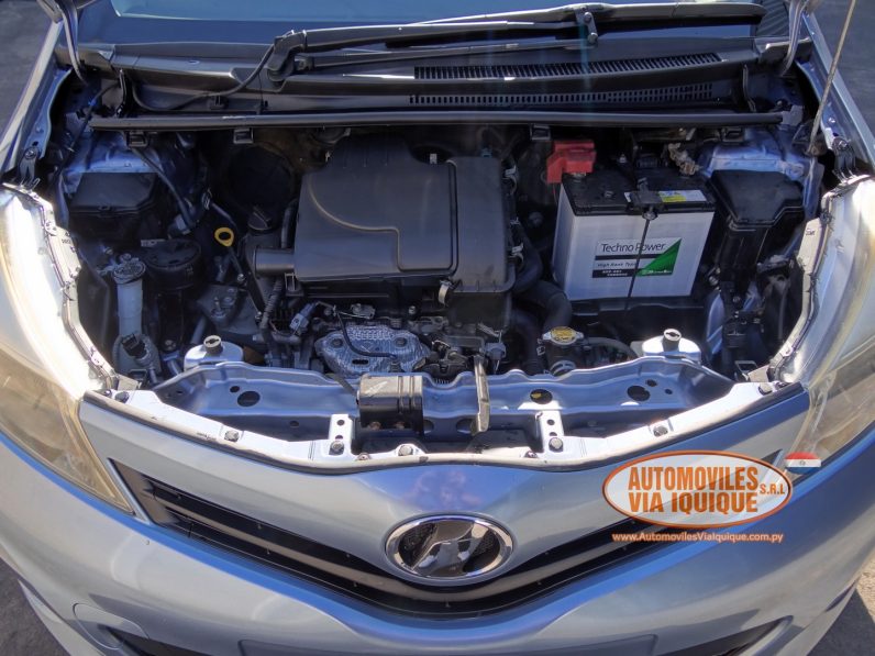 
								TOYOTA VITZ AÑO 2012 full									