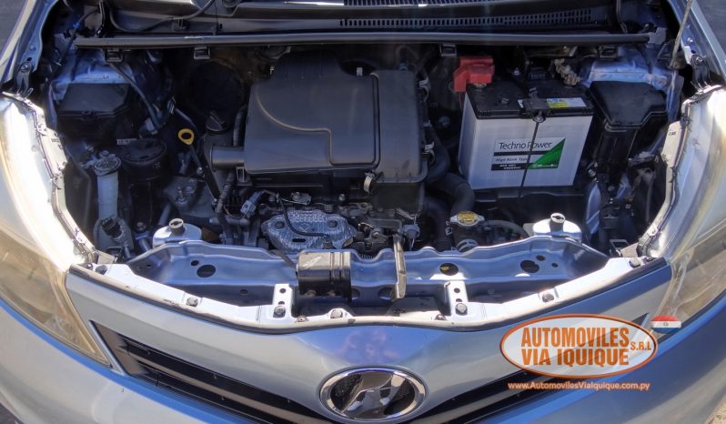 
								TOYOTA VITZ AÑO 2012 full									