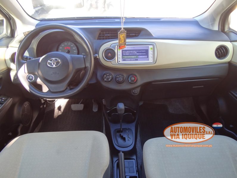 
								TOYOTA VITZ AÑO 2012 full									