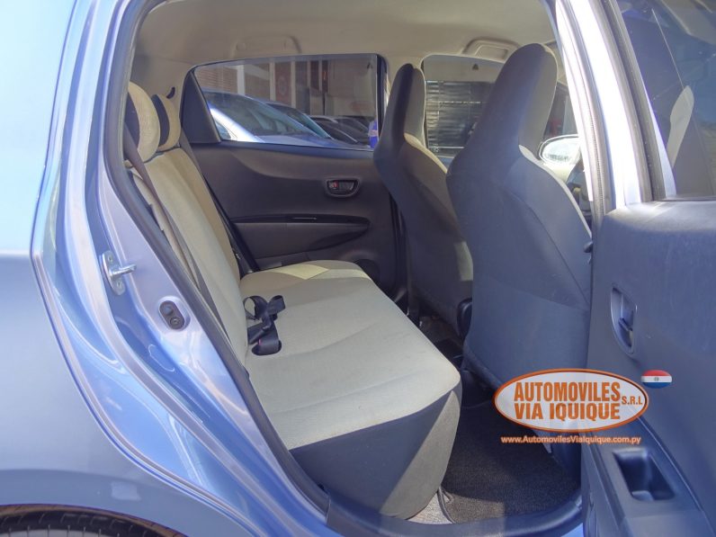 
								TOYOTA VITZ AÑO 2012 full									