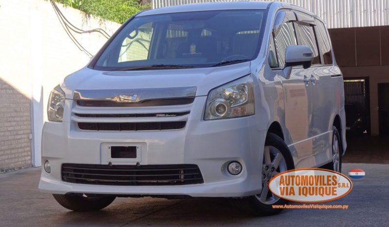 
								TOYOTA NOAH AÑO 2007 full									