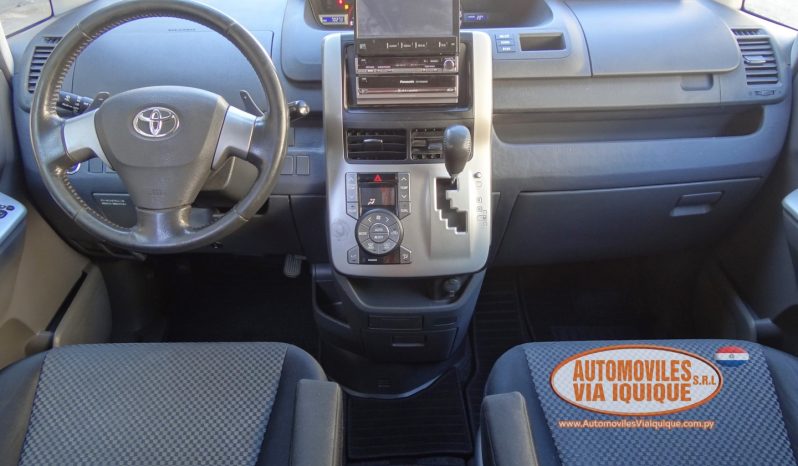 
								TOYOTA NOAH AÑO 2007 full									
