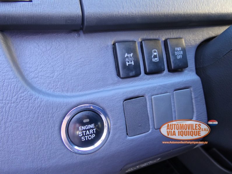 
								TOYOTA NOAH AÑO 2007 full									