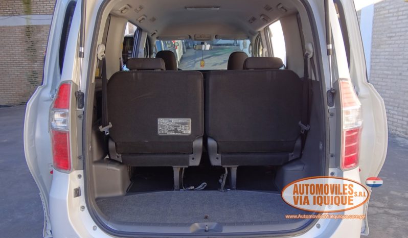 
								TOYOTA NOAH AÑO 2007 full									