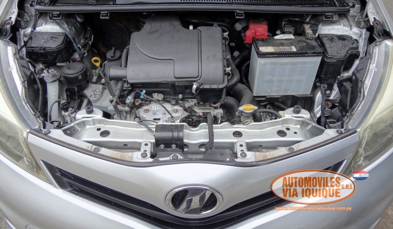 
								TOYOTA VITZ AÑO 2012 full									