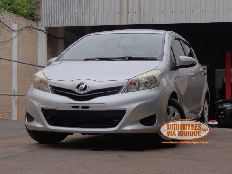 
								TOYOTA VITZ AÑO 2012 full									
