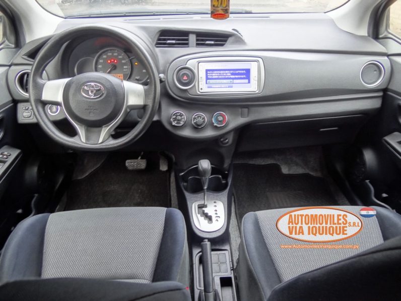 
								TOYOTA VITZ AÑO 2012 full									