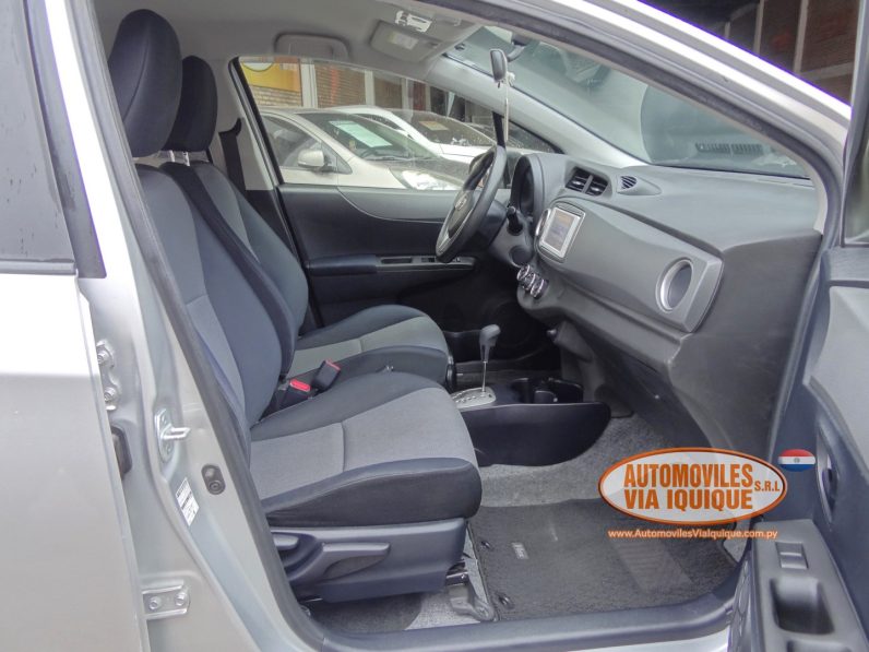 
								TOYOTA VITZ AÑO 2012 full									
