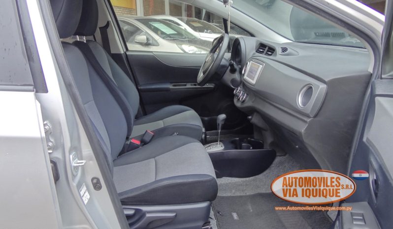 
								TOYOTA VITZ AÑO 2012 full									