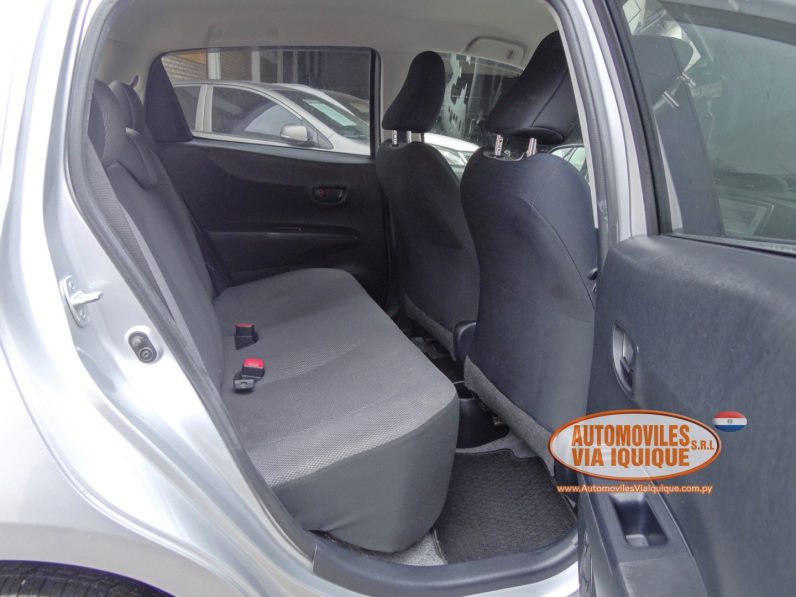 
								TOYOTA VITZ AÑO 2012 full									
