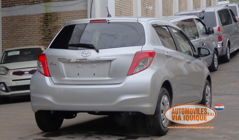 
								TOYOTA VITZ AÑO 2012 full									