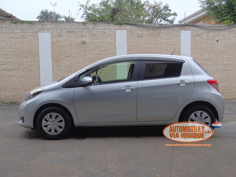 
								TOYOTA VITZ AÑO 2012 full									