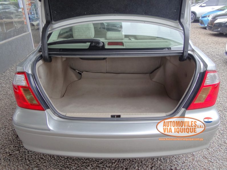 
								TOYOTA PREMIO AÑO 2003 full									