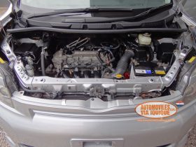 TOYOTA VOXY AÑO 2008