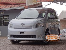 TOYOTA VOXY AÑO 2008