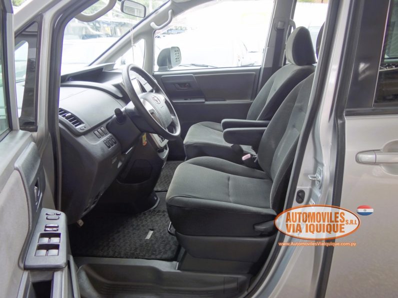 
								TOYOTA VOXY AÑO 2008 full									